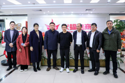 湖北日報傳媒集團楚天房地產(chǎn)公司領(lǐng)導(dǎo)蒞臨火蝠電商參觀考察